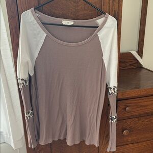 NanaMacs Mauve and White Long Sleeve Top with Leopard Accents
